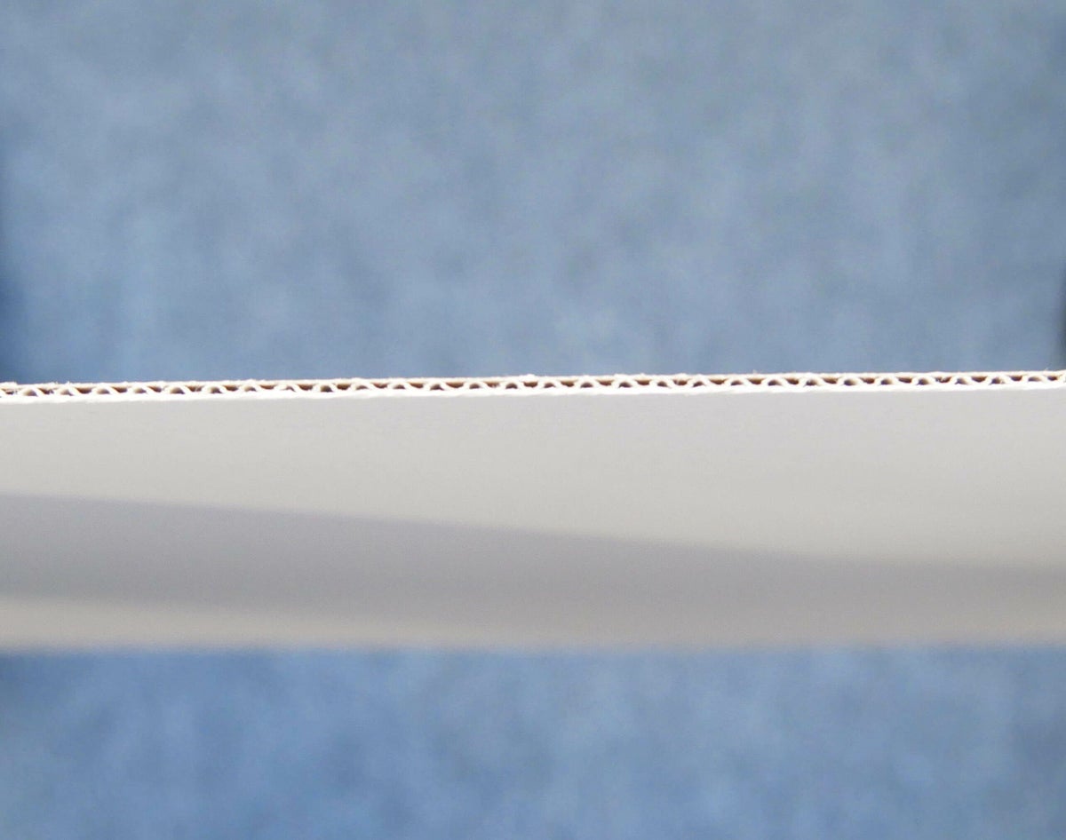 【FB25】 白板ダンボール A2サイズ [ 594×420mm ]